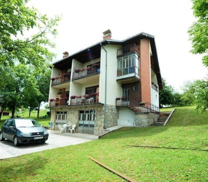 Vila Trtovic Nova Varos Luaran gambar