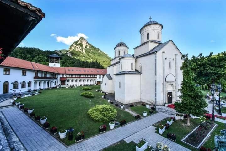 Vila Trtovic Nova Varos Luaran gambar