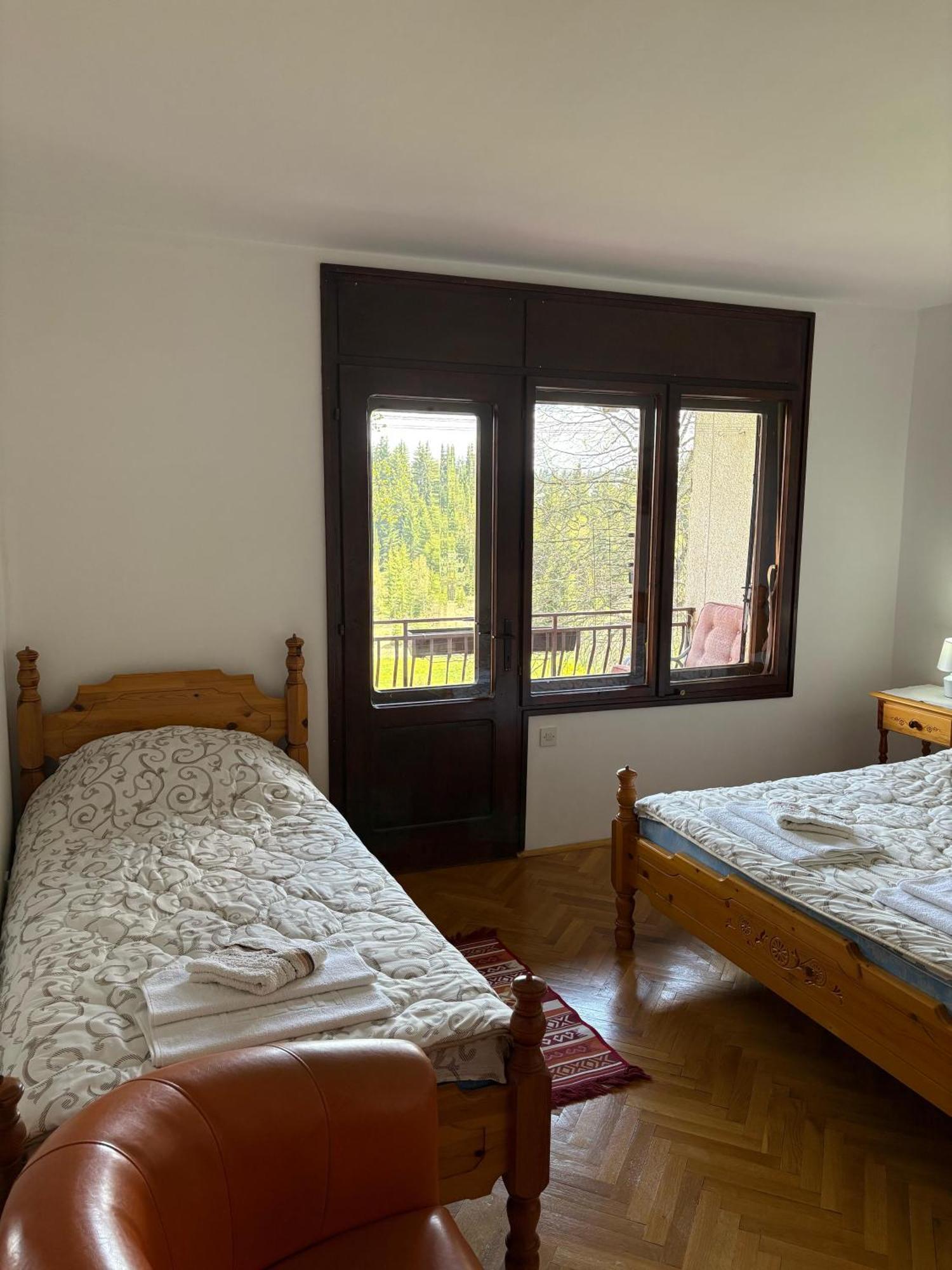 Vila Trtovic Nova Varos Luaran gambar